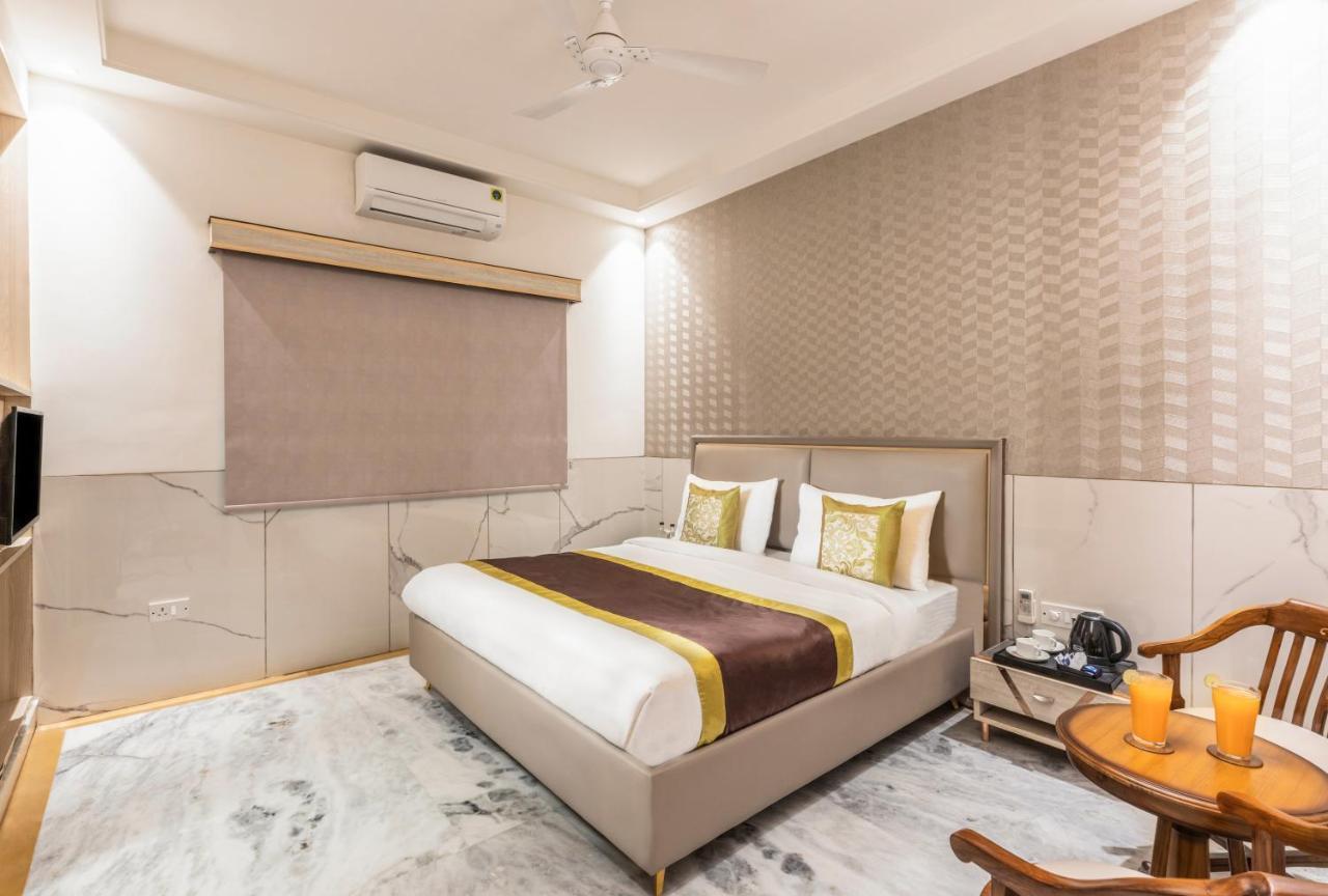 Hotel Star By Star Group- Near Delhi Airport New Delhi Eksteriør billede