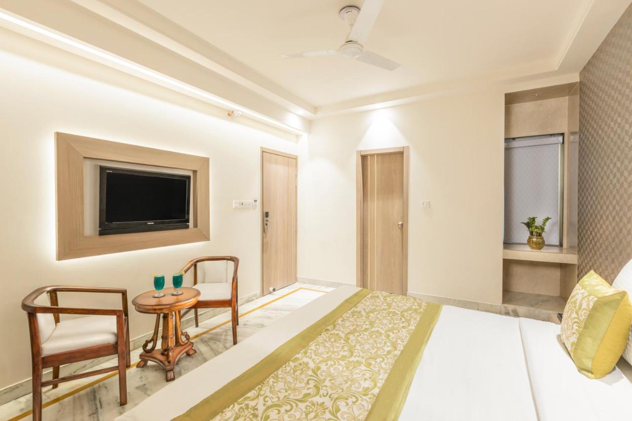 Hotel Star By Star Group- Near Delhi Airport New Delhi Eksteriør billede
