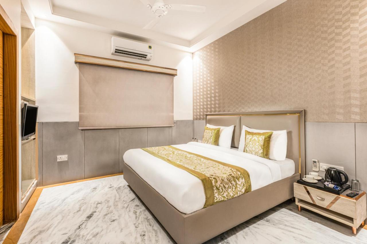 Hotel Star By Star Group- Near Delhi Airport New Delhi Eksteriør billede