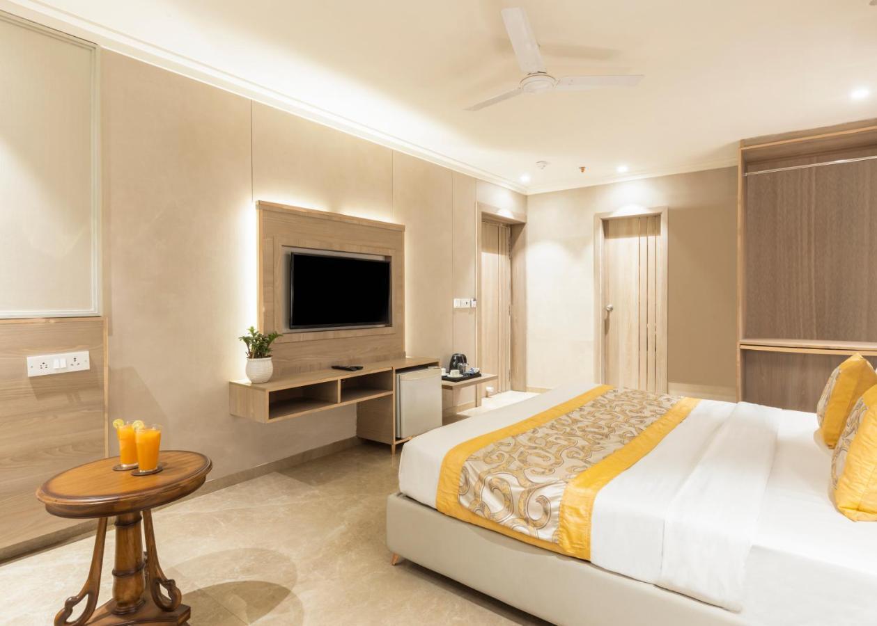 Hotel Star By Star Group- Near Delhi Airport New Delhi Eksteriør billede