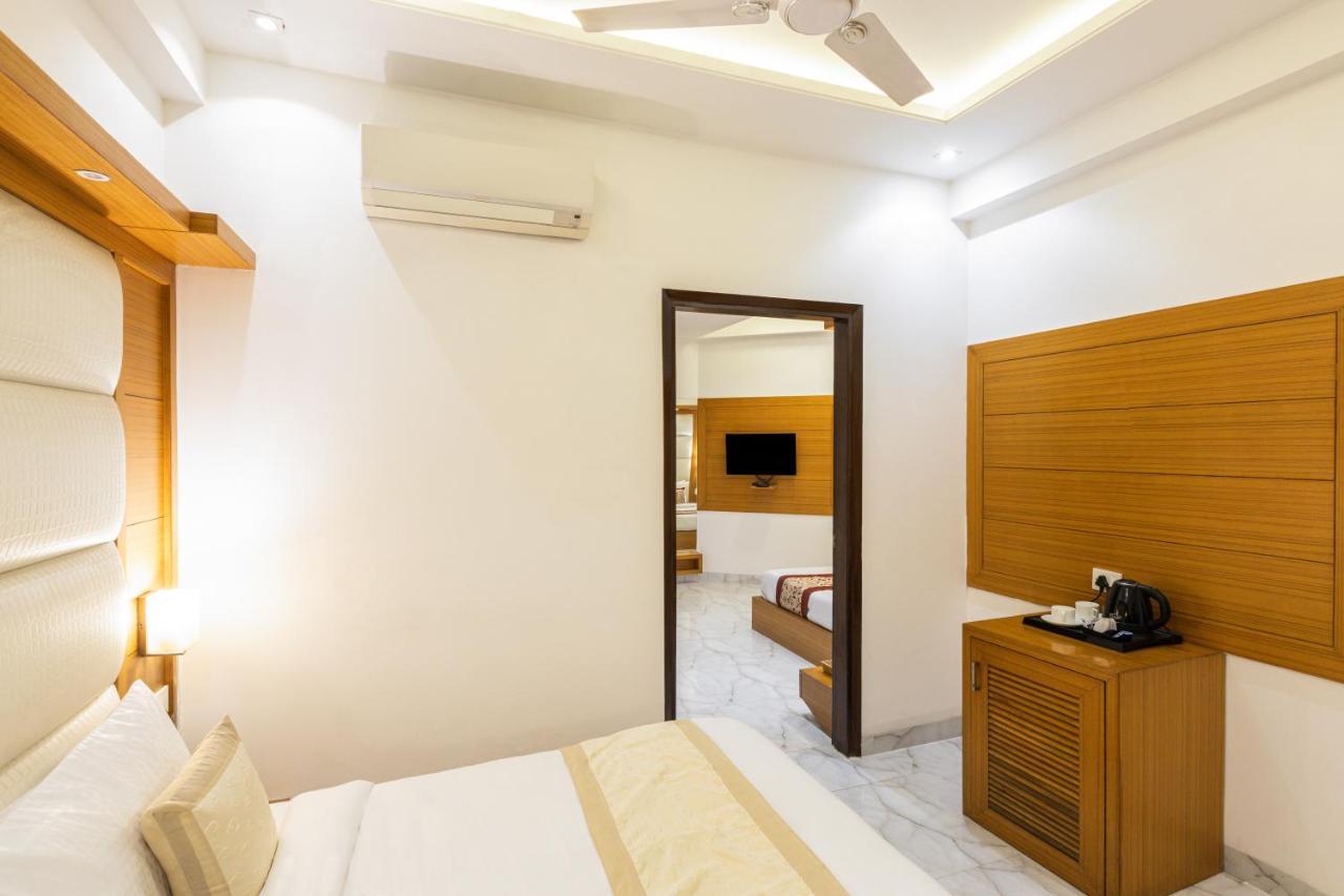 Hotel Star By Star Group- Near Delhi Airport New Delhi Eksteriør billede