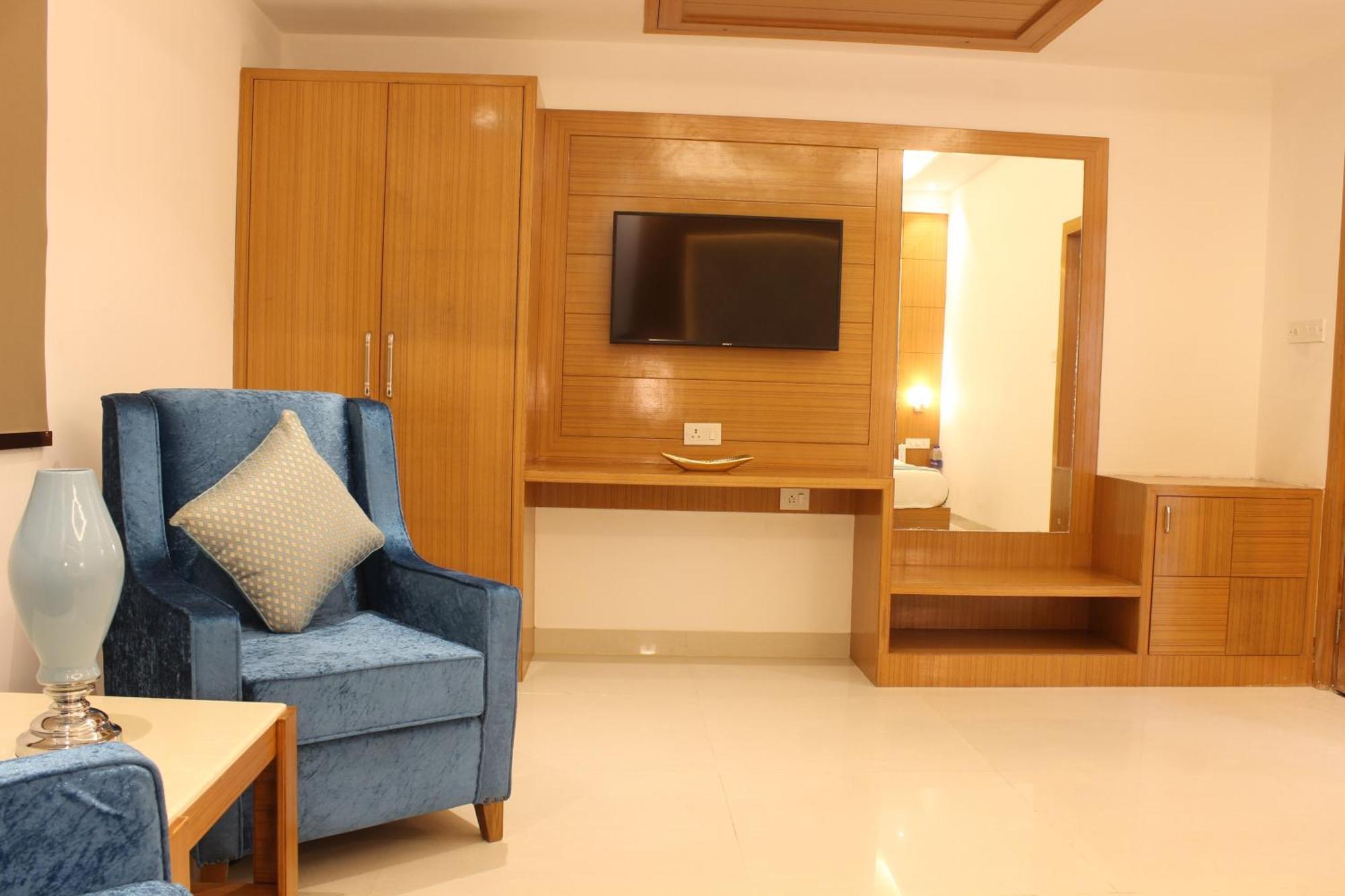 Hotel Star By Star Group- Near Delhi Airport New Delhi Eksteriør billede