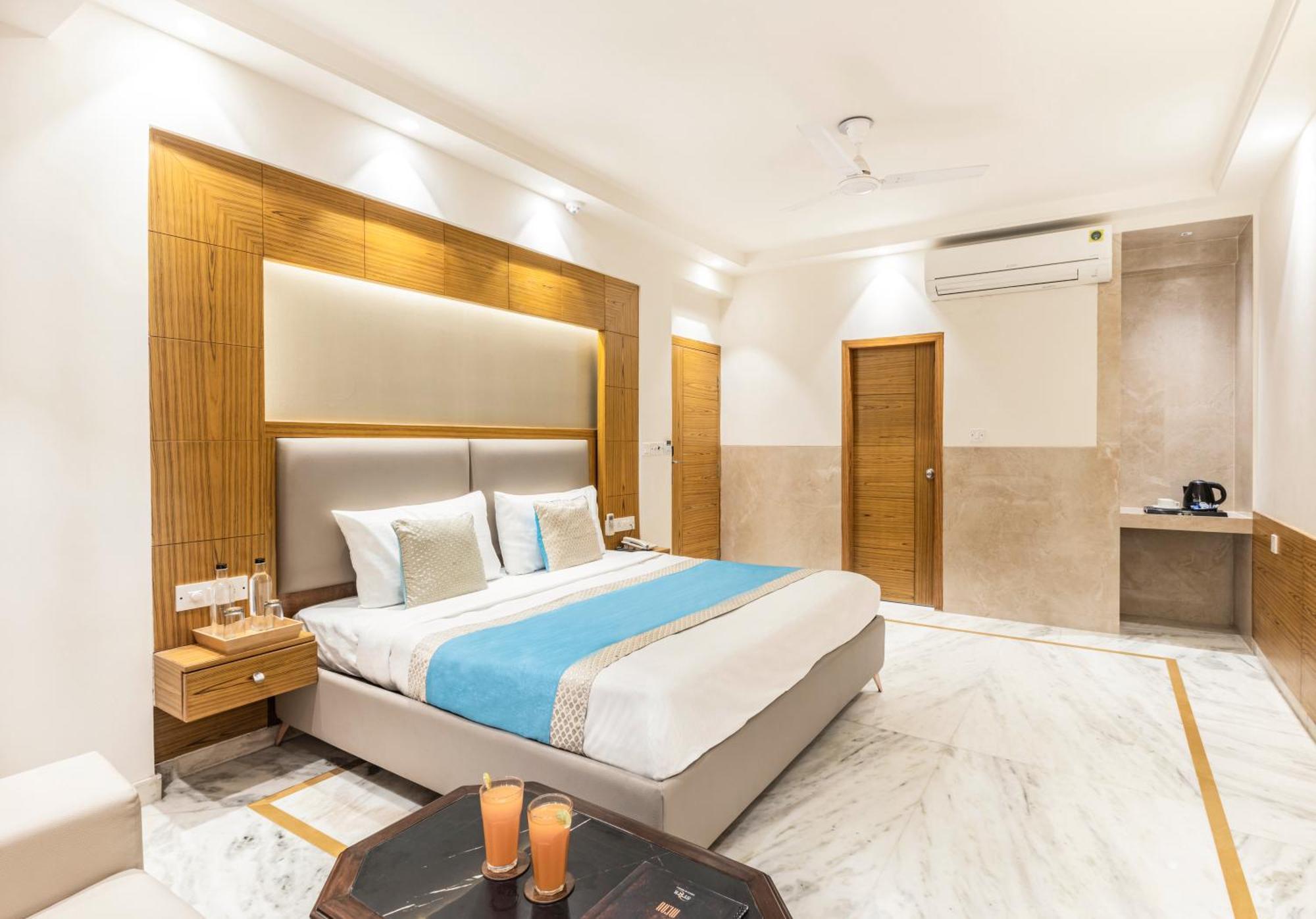 Hotel Star By Star Group- Near Delhi Airport New Delhi Eksteriør billede