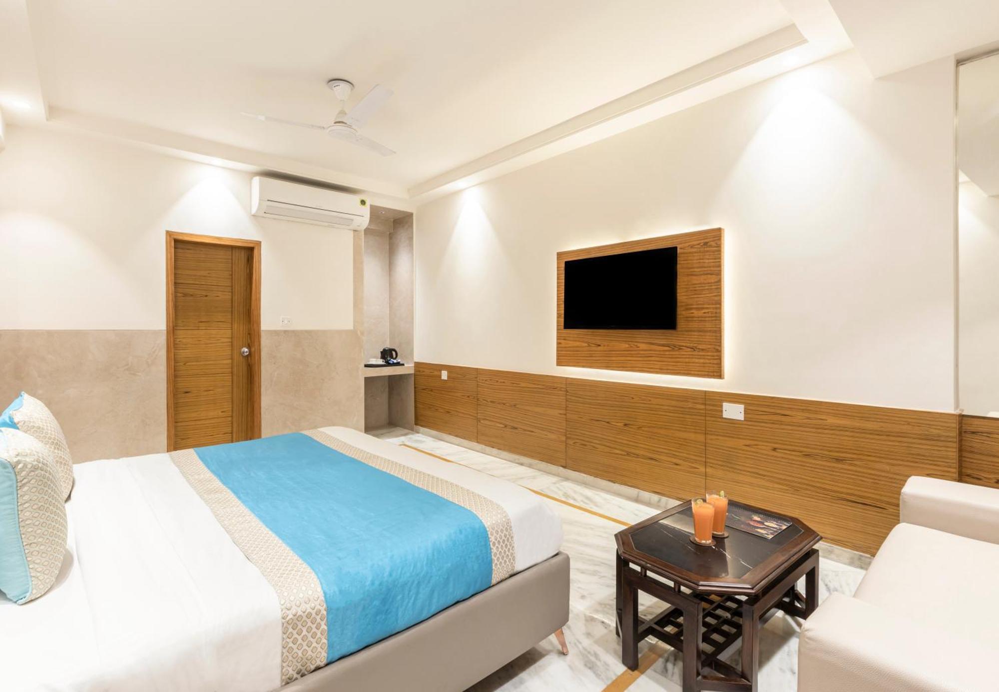 Hotel Star By Star Group- Near Delhi Airport New Delhi Eksteriør billede