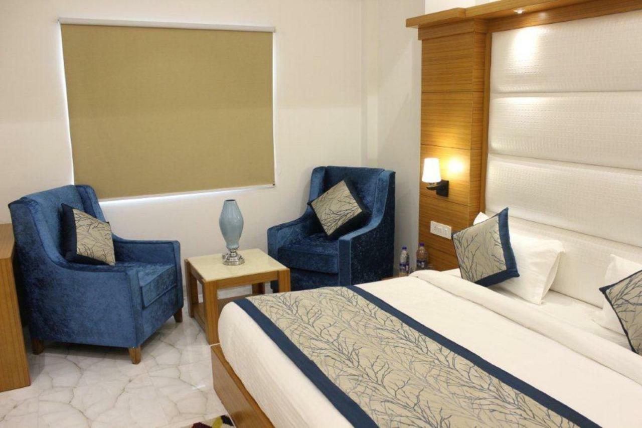 Hotel Star By Star Group- Near Delhi Airport New Delhi Eksteriør billede