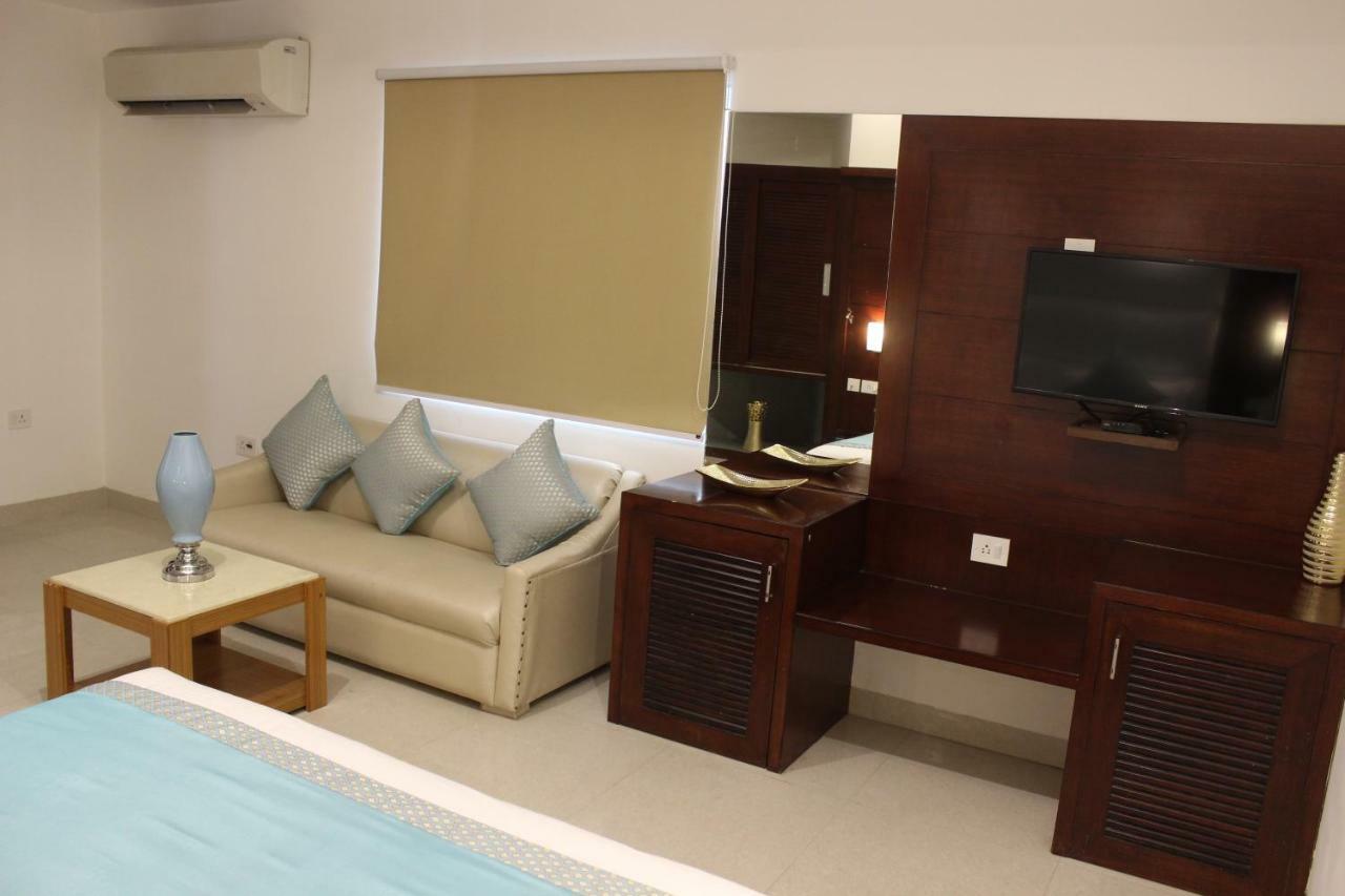 Hotel Star By Star Group- Near Delhi Airport New Delhi Eksteriør billede