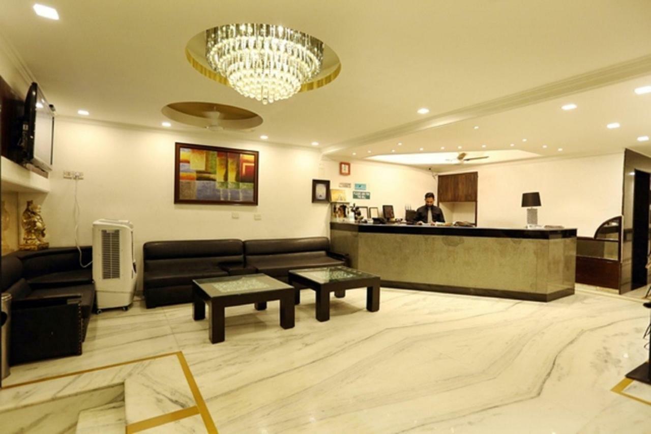 Hotel Star By Star Group- Near Delhi Airport New Delhi Eksteriør billede